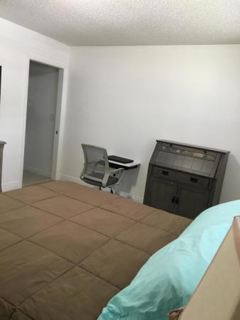 Fernley 1 At Cresthaven Townhomes, 2886 Fernley Dr E #77, West Palm Beach, Florida 33415, image 3