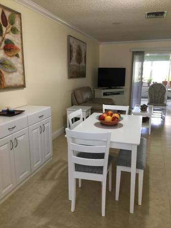 Fernley 1 At Cresthaven Townhomes, 2886 Fernley Dr E #77, West Palm Beach, Florida 33415, image 1