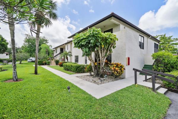 Greens Of Boca Lago, 7927 Eastlake Dr, Boca Raton, Florida 33433, image 2
