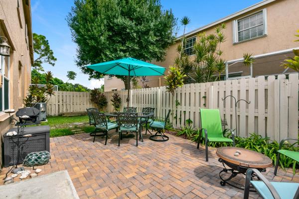 Laurel Oaks At Jupiter, 328 Oak Crest Ter, Jupiter, Florida 33458, image 1
