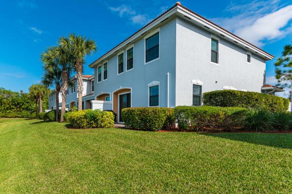 Gramercy Square, 136 W Astor Cir, Delray Beach, Florida 33484, image 2