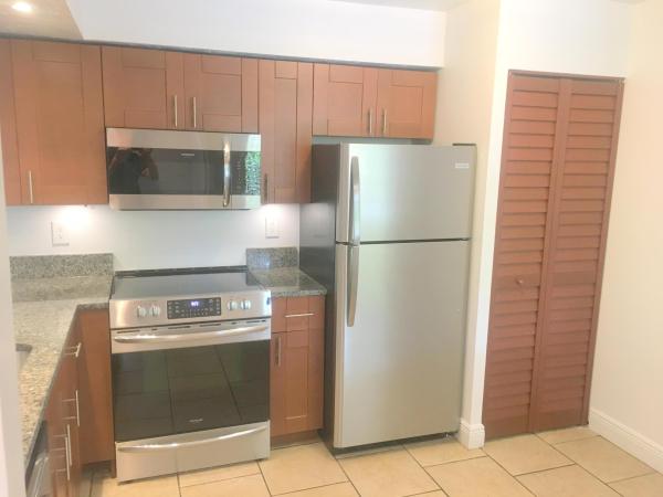 The Sterling Villages Of Palm Beach Lakes, 2201 Glenmoor Dr, West Palm Beach, Florida 33409, image 3