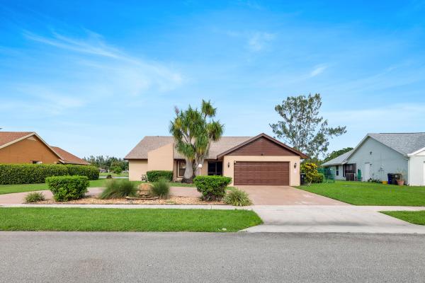 Lakes Of Lantana, 8288 Blue Cypress Dr, Lake Worth, Florida 33467, image 1