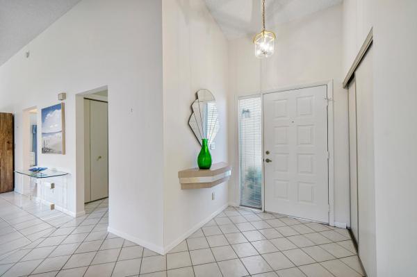 Fairmont Place, 4856 Boxwood Cir, Boynton Beach, Florida 33436, image 2