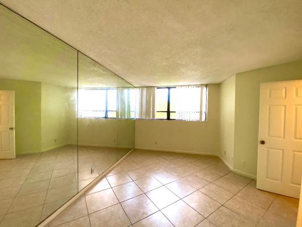 Presidential Golfview, 2000 N Congress Ave #301, West Palm Beach, Florida 33401, image 3