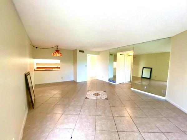 Presidential Golfview, 2000 N Congress Ave #301, West Palm Beach, Florida 33401, image 2