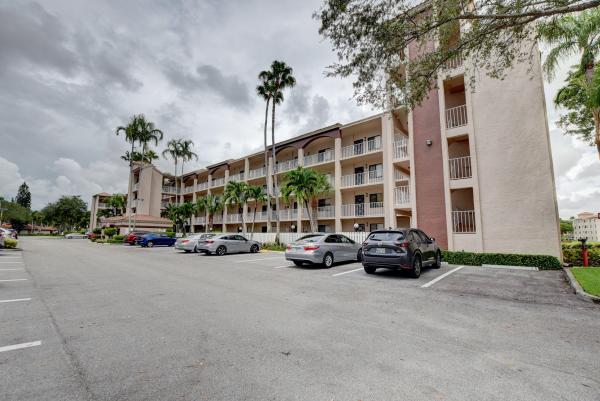 Huntington Pointe, 6241 Pointe Regal Cir #407, Delray Beach, Florida 33484, image 3