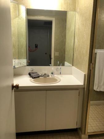 Breezewood Townhouses At Meridian Park, 3359 Gardens East Dr, Palm Beach Gardens, Florida 33410, image 2