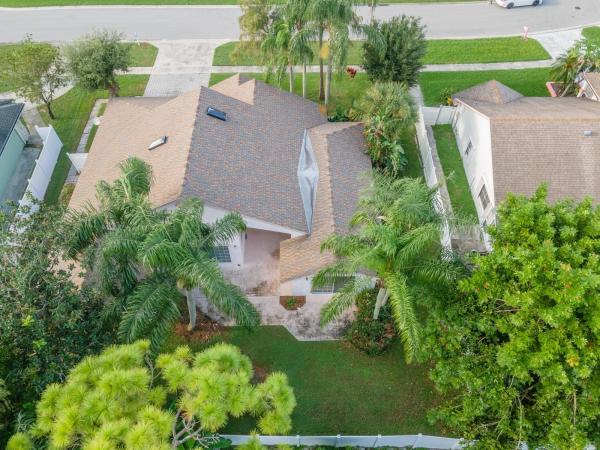 Crestwood, 108 Hemingway Ct, Royal Palm Beach, Florida 33411, image 2