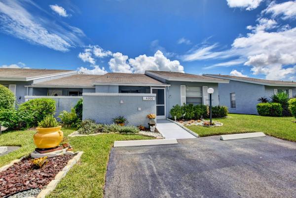 The Villas At Lucerne Lakes, 4200 Lucerne Villas Ln, Lake Worth, Florida 33467, image 1
