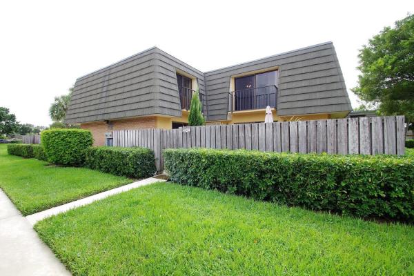Village Of Sandalwood Lakes, 4124 41st Way, West Palm Beach, Florida 33407, image 2
