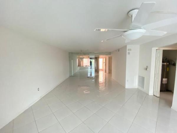 Regal Shores North At Coral Lakes, 5746 Crystal Shores Dr #404, Boynton Beach, Florida 33437, image 2