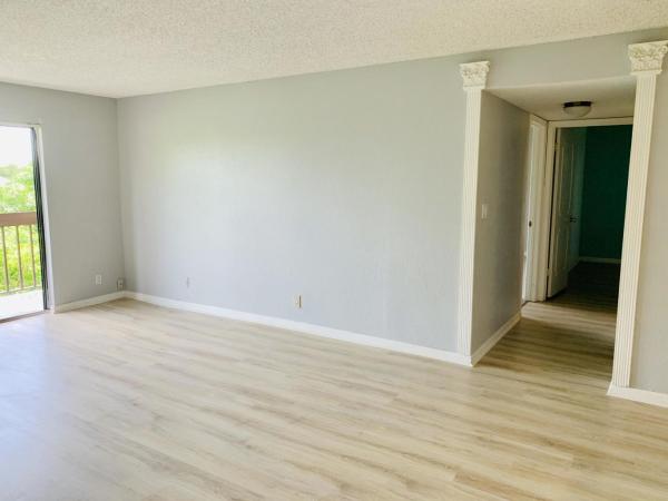 Presidential Golfview, 2050 N Congress Ave #L405, West Palm Beach, Florida 33401, image 2