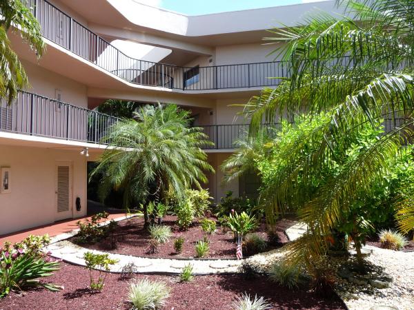 Seagrape At Las Verdes, 5160 Las Verdes Cir #203, Delray Beach, Florida 33484, image 2
