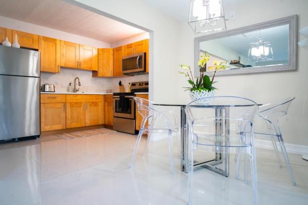 Pine Ridge 3, 335 Pine Ridge Cir #A-1, Greenacres, Florida 33463, image 2