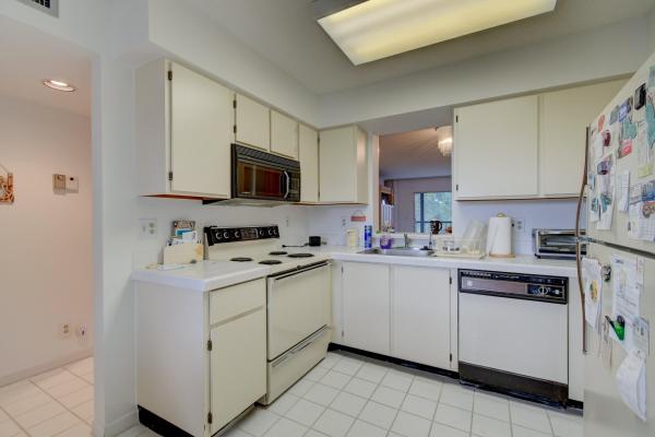 Huntington Lakes 3, 7267 Huntington Ln #405, Delray Beach, Florida 33446, image 2