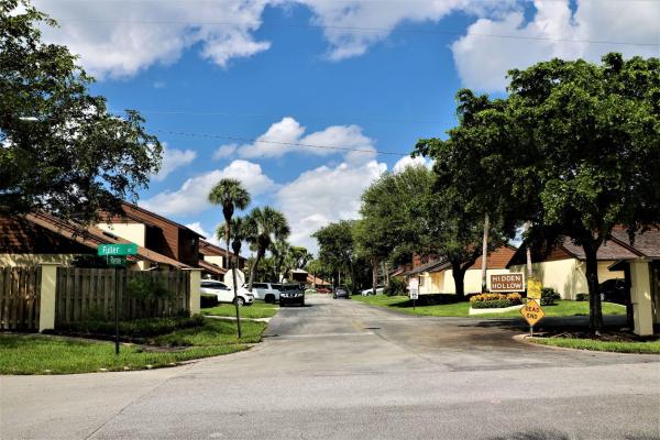 Hidden Hollow, 4473 Rende Ln, Lake Worth, Florida 33461, image 2
