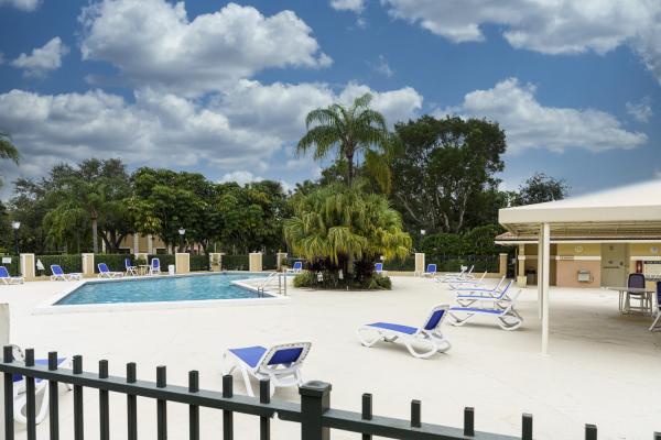 Prestwick Chase, 465 Prestwick Cir, Palm Beach Gardens, Florida 33418, image 1