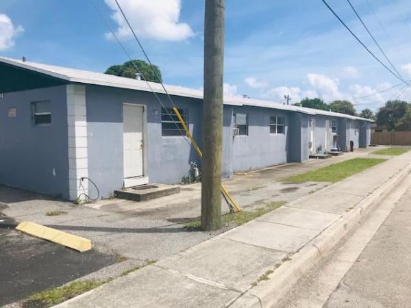 Acrehome Park, 2300 Avenue S #5, Riviera Beach, Florida 33404, image 1