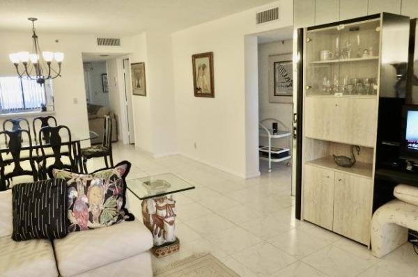 Huntington Lakes 2, 7076 Huntington Ln #507, Delray Beach, Florida 33446, image 2