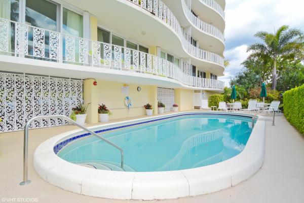 Melbourne House, 227 Australian Ave #1D, Palm Beach, Florida 33480, image 2