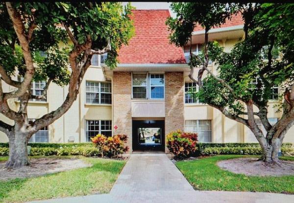 Tamberlane, 5520 Tamberlane Cir #110, Palm Beach Gardens, Florida 33418, image 1