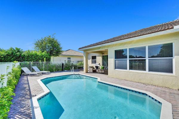 Farmington Estates, 10092 Freesian Way, Lake Worth, Florida 33449, image 2
