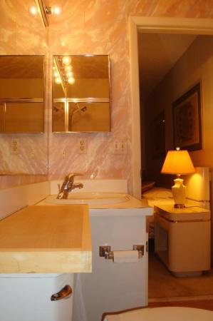 Pine Ridge North 4, 803 Sky Pine Way #F, Greenacres, Florida 33415, image 2