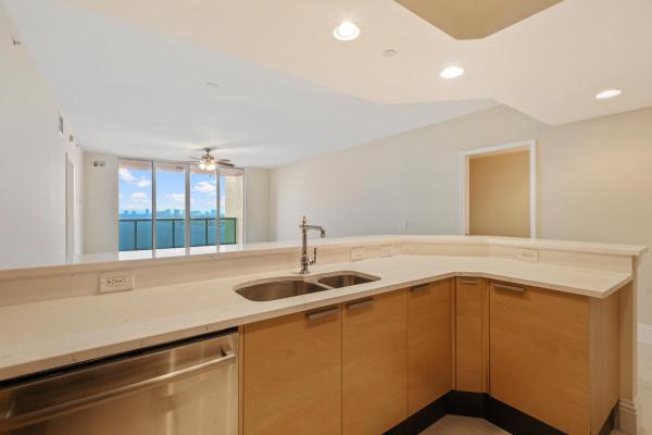 Marina Grande Club & Residences, 2650 Lake Shore Dr #1602, Riviera Beach, Florida 33404, image 2