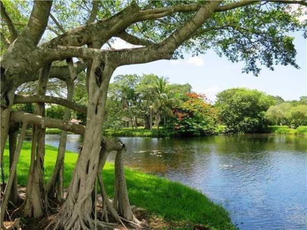 Lakeside Of Banyan Springs, 5380 Cedar Lake Dr #205, Boynton Beach, Florida 33437, image 2