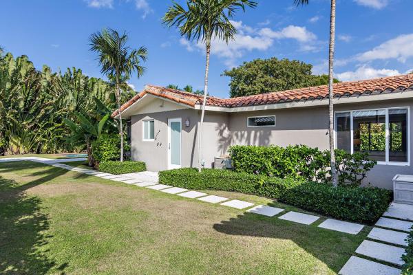 Worth Court, 157 N Worth Ct, West Palm Beach, Florida 33405, image 1