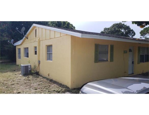 Lakewood Park, 5107 Eastwood Dr, Fort Pierce, Florida 34951, image 2