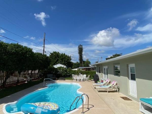 Cresthaven Of Palm Beach, 2675 Rockcrest Ct, West Palm Beach, Florida 33415, image 1