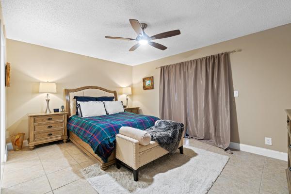 Golden Lakes Village, 117 Lake Paula Dr, West Palm Beach, Florida 33411, image 2