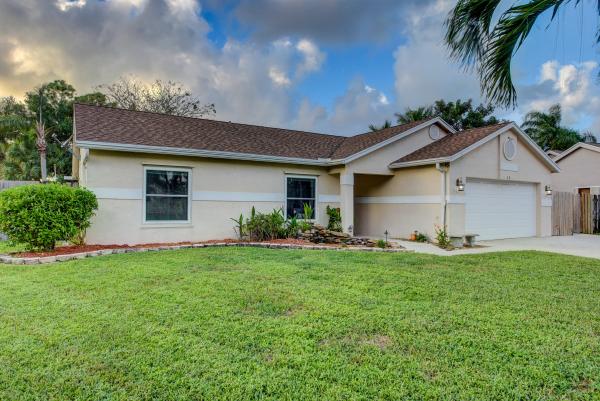 32 Cedar Cir, Boynton Beach, Florida 33436, image 1