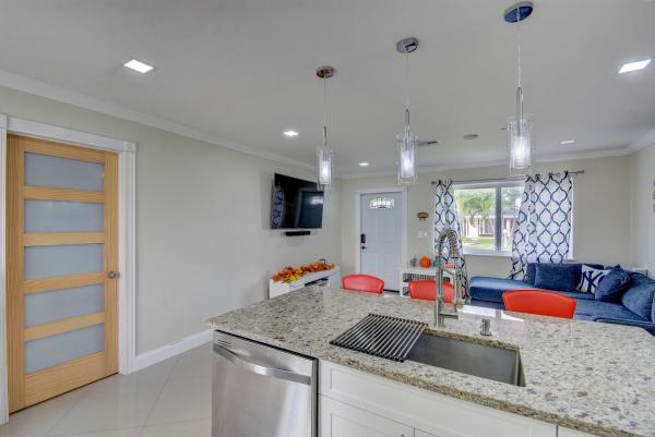 Englewood Manor, 3021 Giuliano Ave, Lake Worth, Florida 33461, image 2