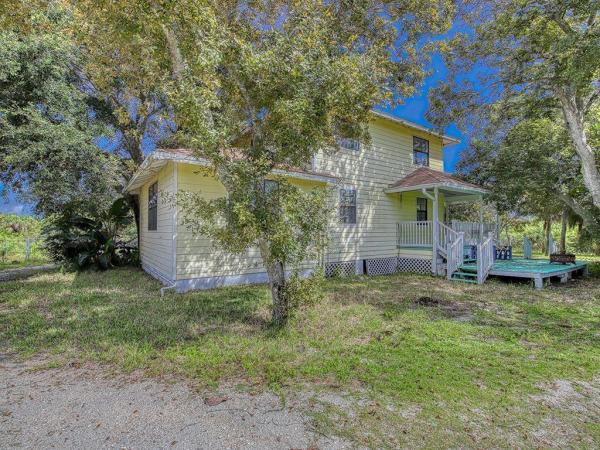 Fort Pierce Residential, 601 Rio Vista Dr, Fort Pierce, Florida 34982, image 1