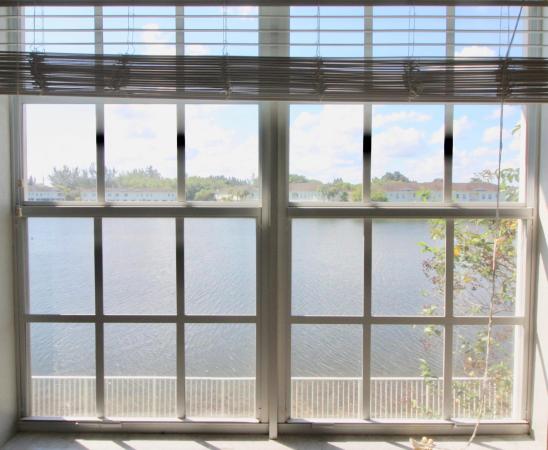 Emerald Lake Townhomes, 4110 Emerald Vis, Lake Worth, Florida 33461, image 1