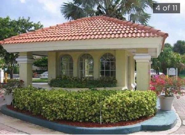 The Sterling Villages Of Palm Beach Lakes, 19111 Glenmoor Dr, West Palm Beach, Florida 33409, image 2