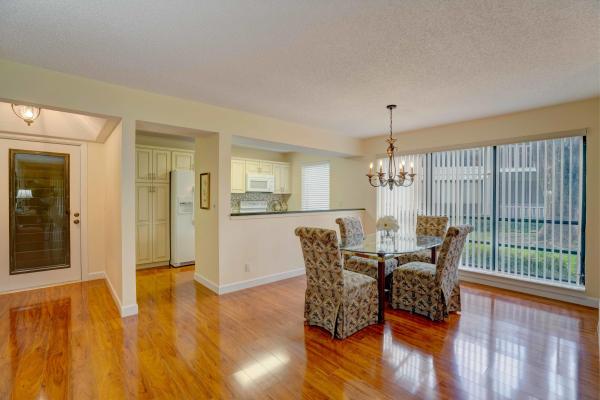 Golf Villas, 622 Brackenwood Cv, Palm Beach Gardens, Florida 33418, image 2