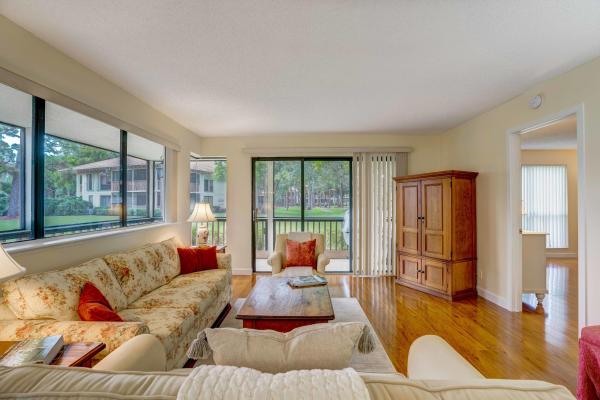 Golf Villas, 622 Brackenwood Cv, Palm Beach Gardens, Florida 33418, image 1
