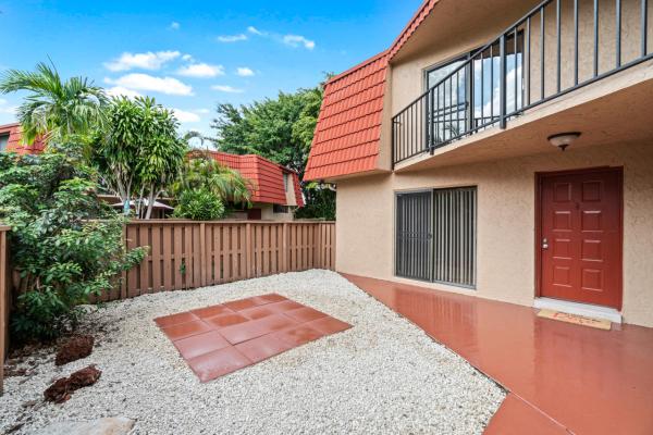 Banyan Lake, 8237 Severn Dr #D, Boca Raton, Florida 33433, image 3
