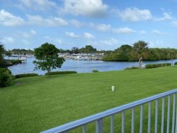 Lori Lynn, 725 Hummingbird Way #201, North Palm Beach, Florida 33408, image 1