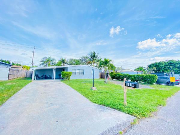 Englewood Manor, 3110 French Ave, Lake Worth, Florida 33461, image 2