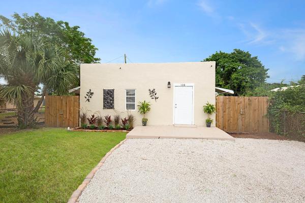 Lake Worth No HOA, 108 S Price St, Lake Worth, Florida 33461, image 1