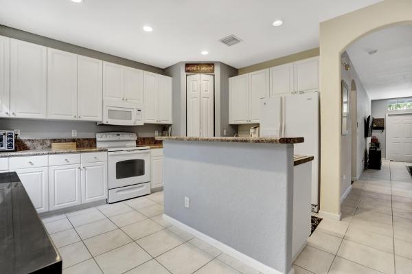 Legacy At Sherwood Forest, 4452 Regal Ct, Delray Beach, Florida 33445, image 2