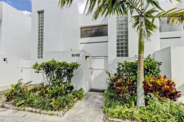Park Place Townhomes, 5110 Elmhurst Rd #E, West Palm Beach, Florida 33417, image 1