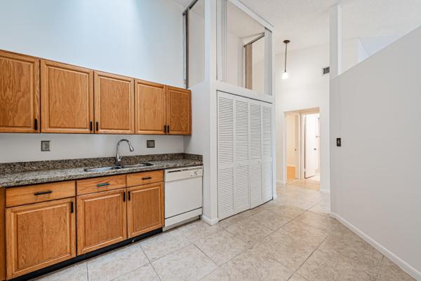 Villas Of Glengary, 804 Lochwick Ct #2, Palm Beach Gardens, Florida 33418, image 3