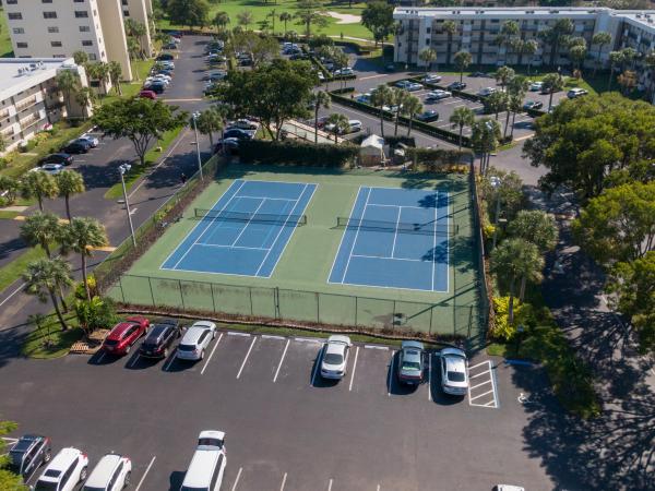 The Palms Of Deer Creek, 2440 Deer Creek Country Club Blvd #112-C, Deerfield Beach, Florida 33442, image 2