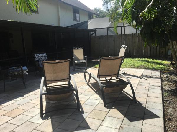 Town Oaks, 1076 Raintree Ln, Palm Beach Gardens, Florida 33410, image 2